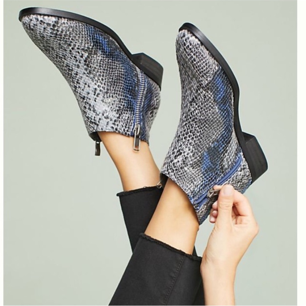 Anthropologie Vanessa Wu 38 US 8 Snake Reptile Print Leather Ankle Boots Booties - Picture 1 of 10